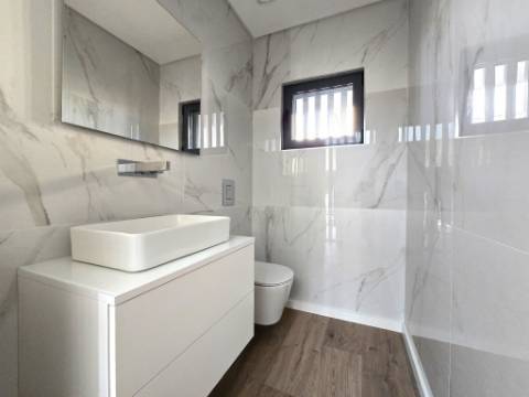 Condominio de Moradias Geminadas com Piscina - Loures