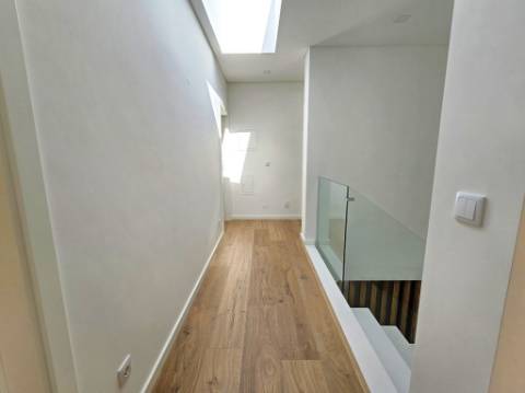 Condominio de Moradias Geminadas com Piscina - Loures