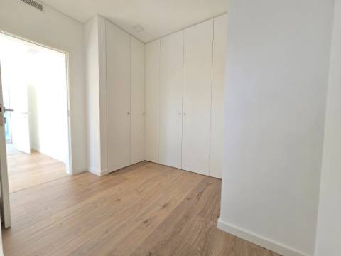 Condominio de Moradias Geminadas com Piscina - Loures