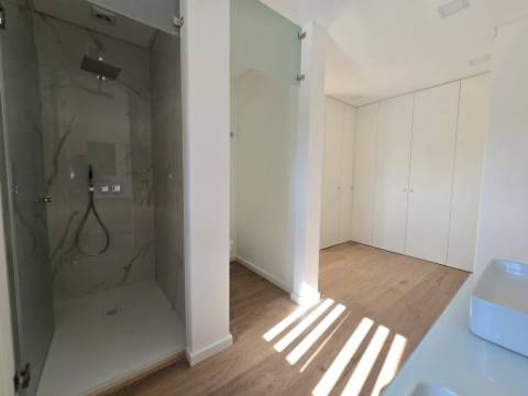 Condominio de Moradias Geminadas com Piscina - Loures