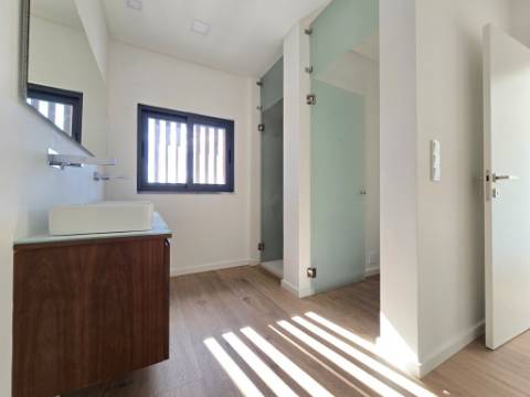 Condominio de Moradias Geminadas com Piscina - Loures