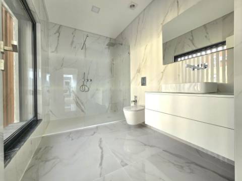 Condominio de Moradias Geminadas com Piscina - Loures