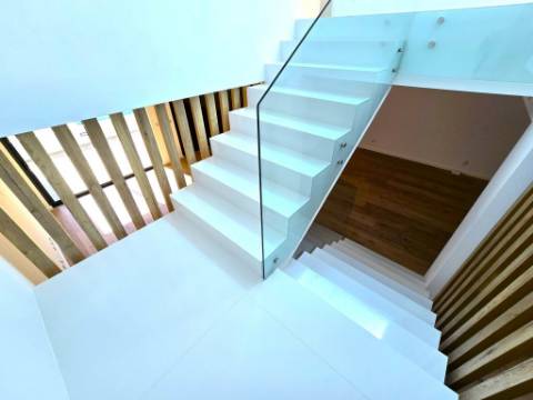 Condominio de Moradias Geminadas com Piscina - Loures