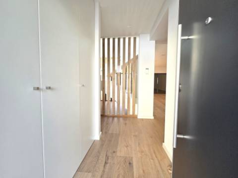 Condominio de Moradias Geminadas com Piscina - Loures