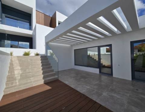 Condominio de Moradias Geminadas com Piscina - Loures