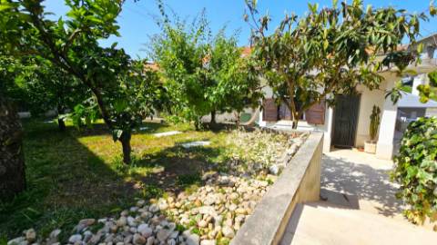 Moradia V4 - Bairro de Santa Maria - Loures.