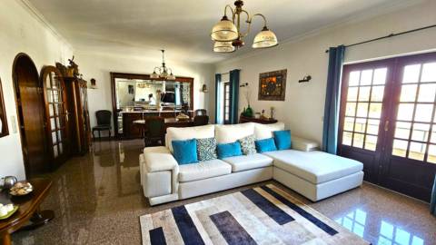 Moradia V4 - Bairro de Santa Maria - Loures.