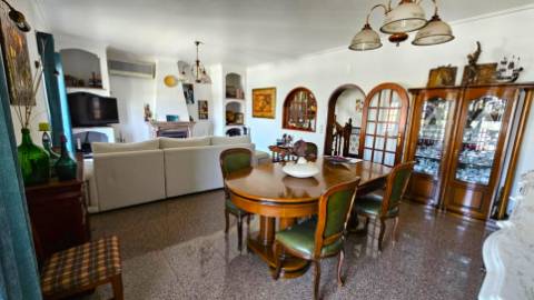 Moradia V4 - Bairro de Santa Maria - Loures.