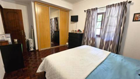 Moradia V4 - Bairro de Santa Maria - Loures.