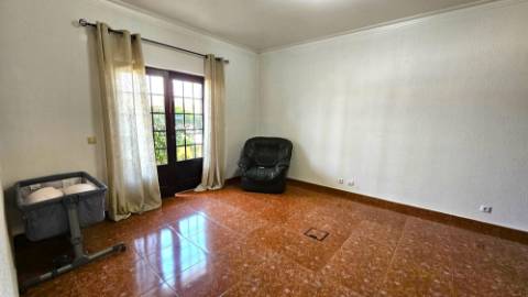 Moradia V4 - Bairro de Santa Maria - Loures.