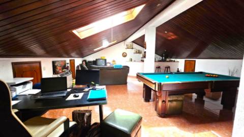 Moradia V4 - Bairro de Santa Maria - Loures.