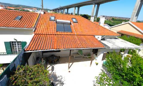 Moradia V4 - Bairro de Santa Maria - Loures.