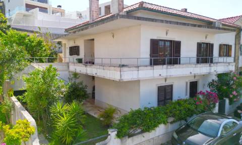 Moradia V4 - Bairro de Santa Maria - Loures.