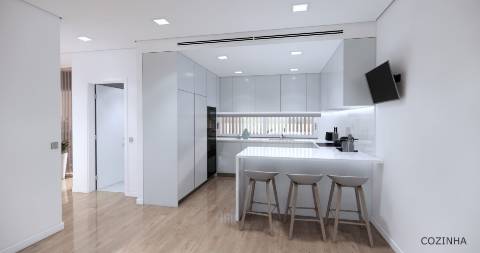 Moradia T5 para venda em Loures - acabamentos de luxo - 4 pisos com elevador - piscina aquecida