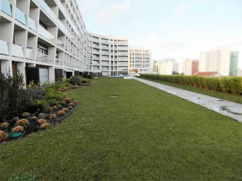 Apartamento T1 - CONDOMÍNIO METROCITY - Mobilado e Equipado.