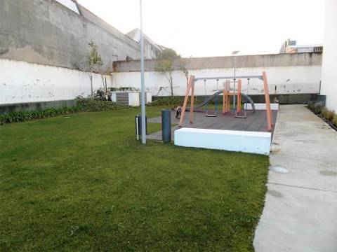 Apartamento T1 - CONDOMÍNIO METROCITY - Mobilado e Equipado.