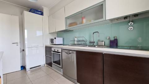Apartamento T1 - CONDOMÍNIO METROCITY - Mobilado e Equipado.