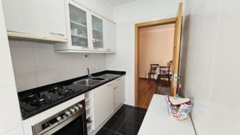 Apartamento T1+1 - Centro do Funchal.