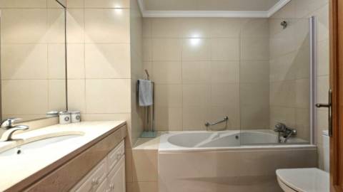 Apartamento T1+1 - Centro do Funchal.