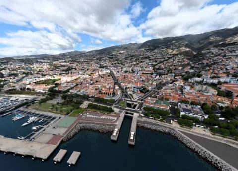 Apartamento T1+1 - Centro do Funchal.