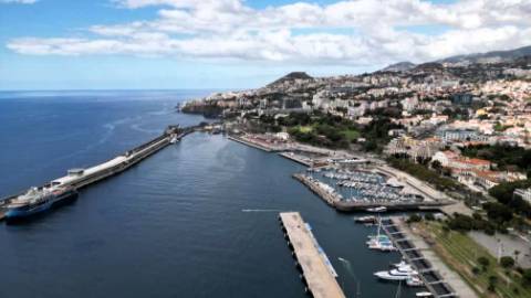 Apartamento T1+1 - Centro do Funchal.