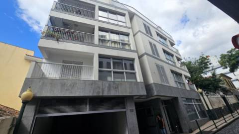 Apartamento T2- Centro do Funchal.