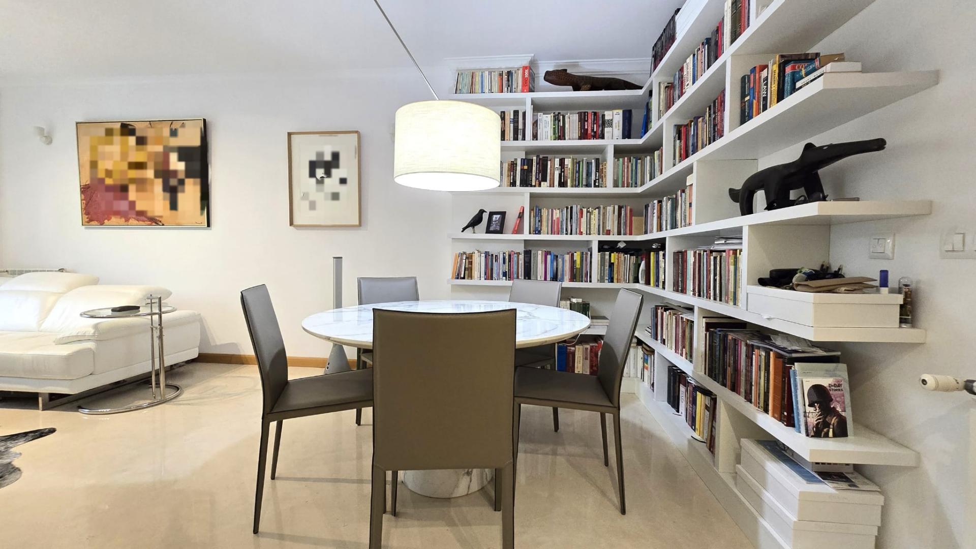 Apartamento T2 - Parque das Nações, zona Sul - Localização privilegiada (Junto à Marina) com parqueamento.