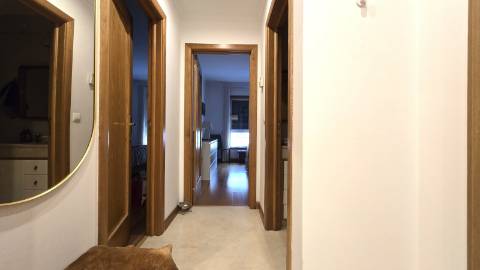 Apartamento T2 - Parque das Nações, zona Sul - Localização privilegiada (Junto à Marina) com parqueamento.