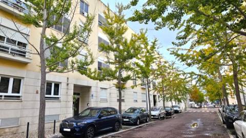 Apartamento T2 - Parque das Nações, zona Sul - Localização privilegiada (Junto à Marina) com parqueamento.