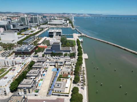 Apartamento T2 - Parque das Nações, zona Sul - Localização privilegiada (Junto à Marina) com parqueamento.