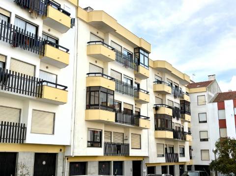 Apartamento T2 - Arrecadação - Lourel