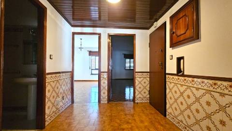 Apartamento T2 - Arrecadação - Lourel