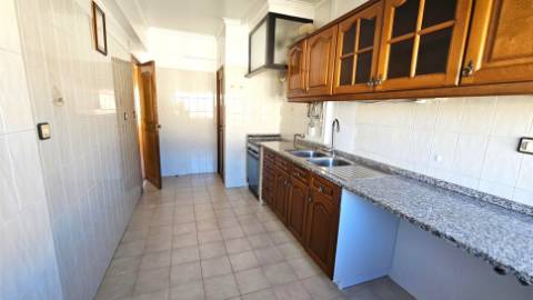 Apartamento T2 - Arrecadação - Lourel