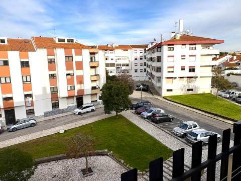 Apartamento T2 - Arrecadação - Lourel