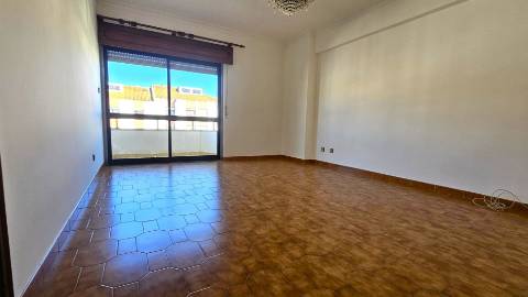 Apartamento T2 - Arrecadação - Lourel