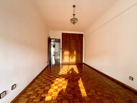 Apartamento T2 - Arrecadação - Lourel