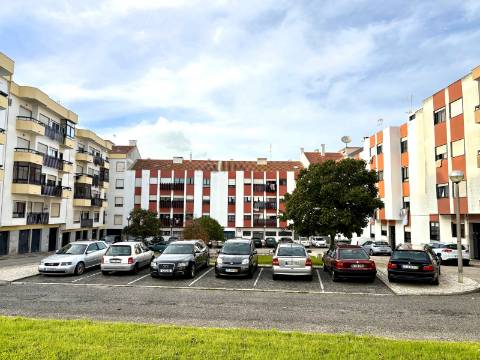 Apartamento T2 - Arrecadação - Lourel