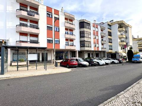 Apartamento T2 - Arrecadação - Lourel