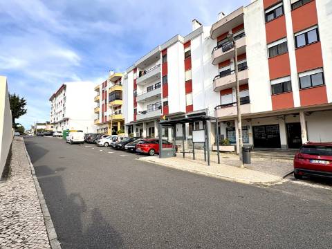 Apartamento T2 - Arrecadação - Lourel