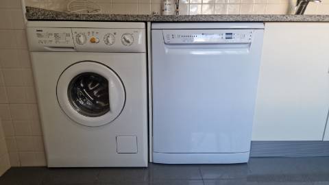 Apartamento T1 com Parqueamento - Avenida de Berlim.