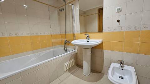 Apartamento T1 com Parqueamento - Avenida de Berlim.