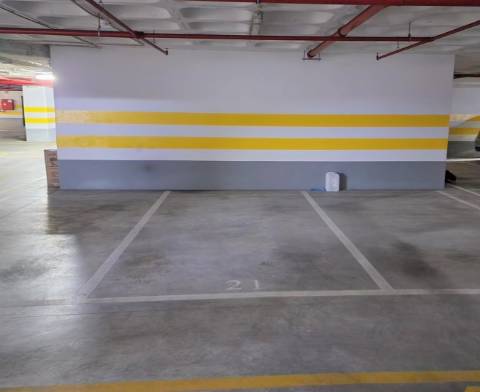 Apartamento T1 com Parqueamento - Avenida de Berlim.