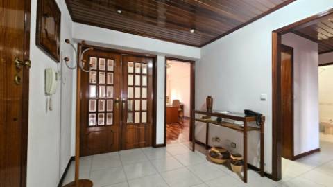 Apartamento T4 - Box - Alverca