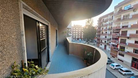 Apartamento T4 - Box - Alverca