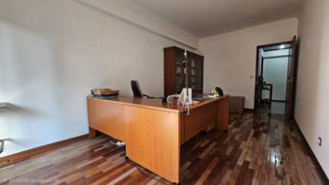 Apartamento T4 - Box - Alverca