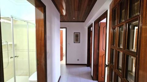 Apartamento T4 - Box - Alverca