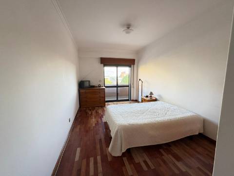 Apartamento T4 - Box - Alverca