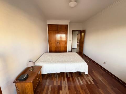 Apartamento T4 - Box - Alverca