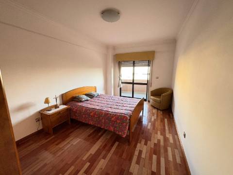 Apartamento T4 - Box - Alverca