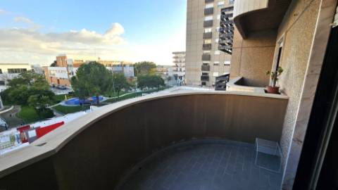 Apartamento T4 - Box - Alverca